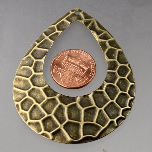 10 pcs of Antiqued brass filigree drop 65x50mm