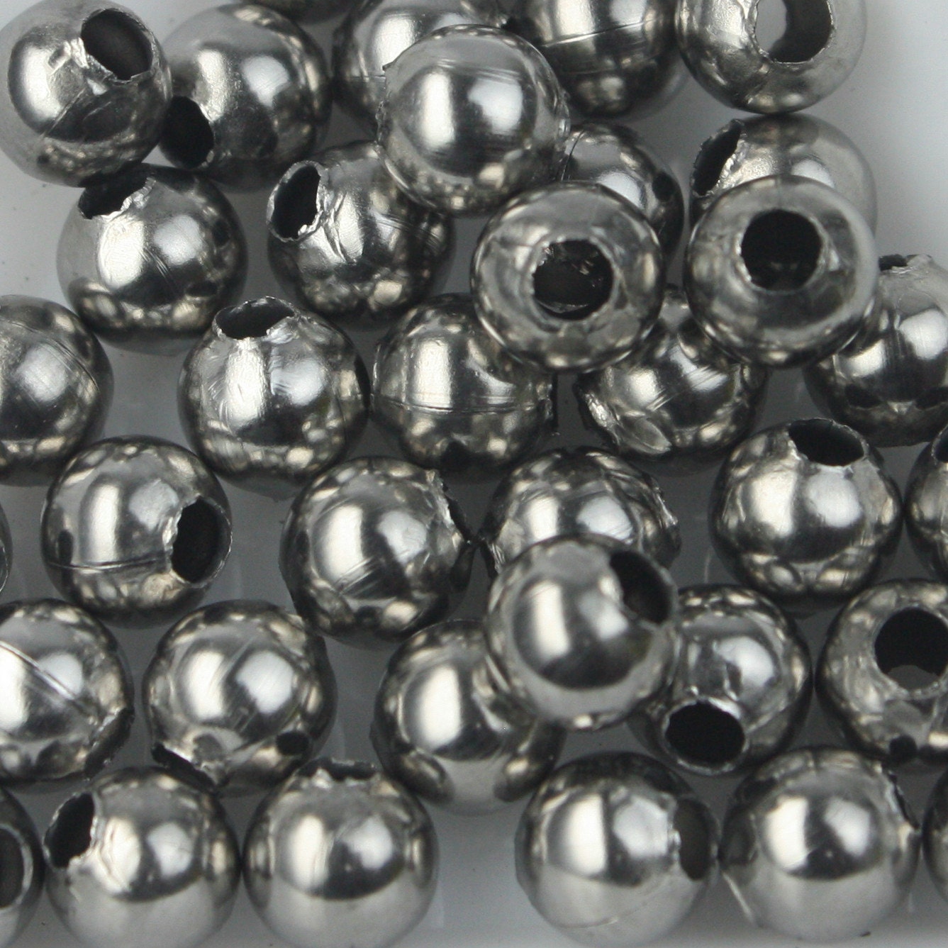 NEW New 30 pcs of Stainless Steel Round Spacer Beads - 8mm